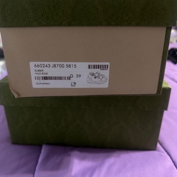 Gucci Isla Buckled GG Rubber Sandals - Picture 2 of 8